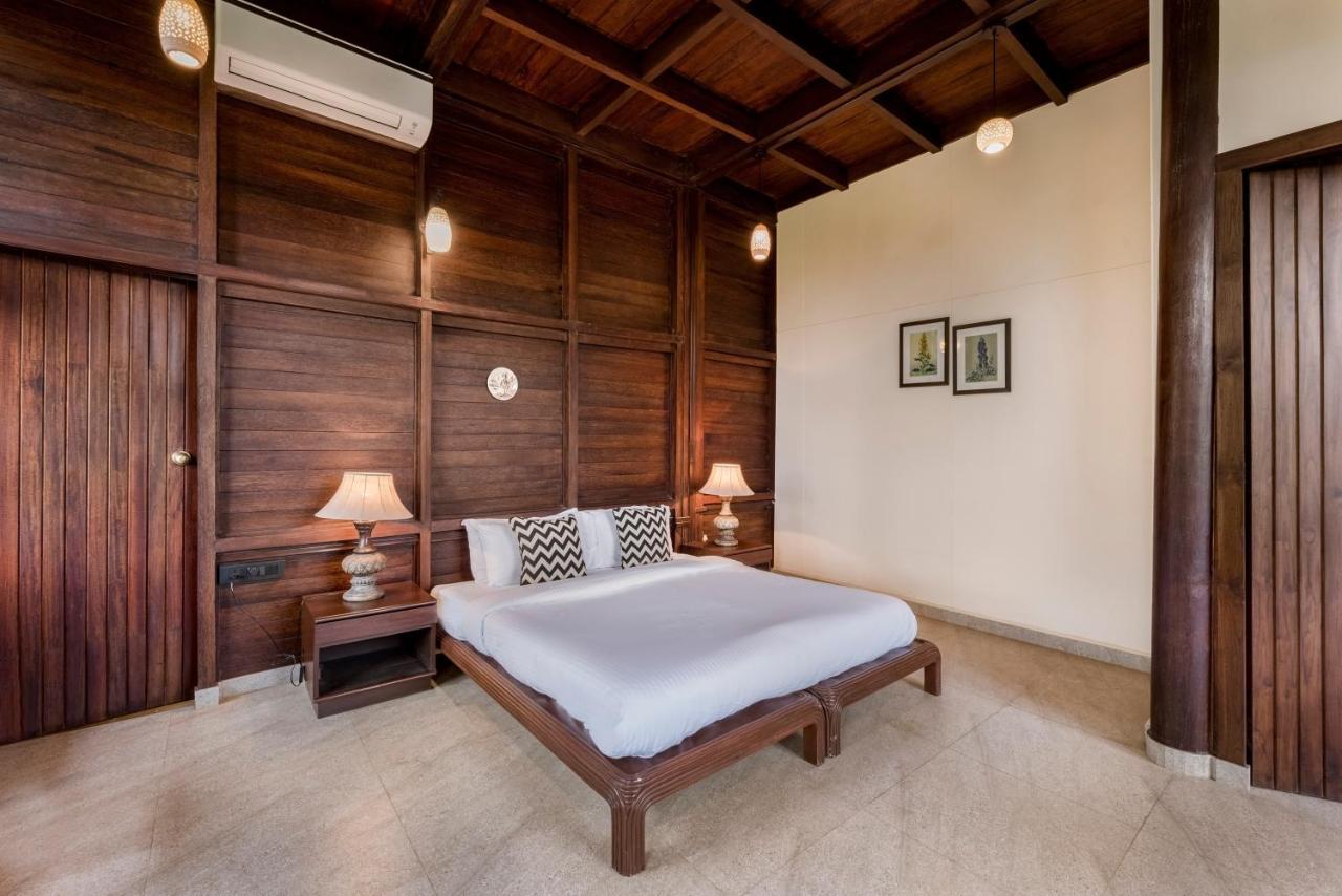 Saffronstays Boulevard Loghouse - A Wooden Chalet Amidst Nature Karli Bagian luar foto