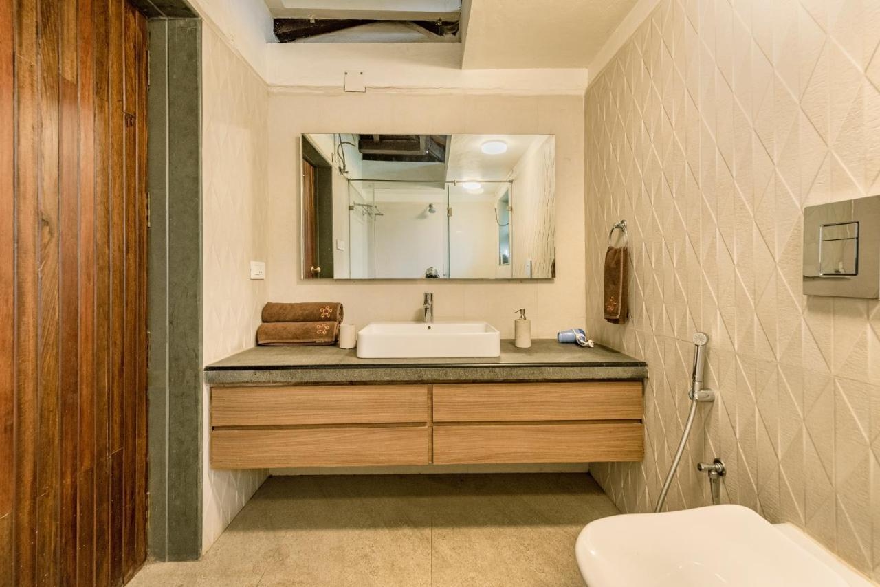 Saffronstays Boulevard Loghouse - A Wooden Chalet Amidst Nature Karli Bagian luar foto
