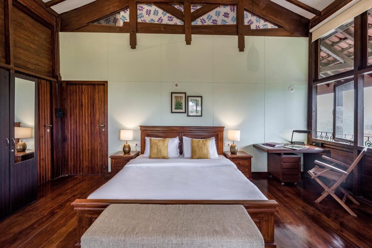Saffronstays Boulevard Loghouse - A Wooden Chalet Amidst Nature Karli Bagian luar foto