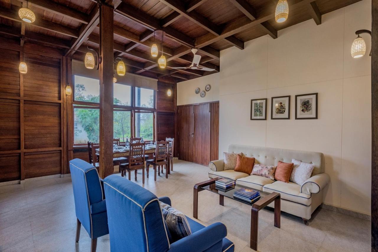 Saffronstays Boulevard Loghouse - A Wooden Chalet Amidst Nature Karli Bagian luar foto